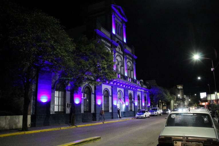 Pelea entre j&oacute;venes, piedrazos y detenidos
