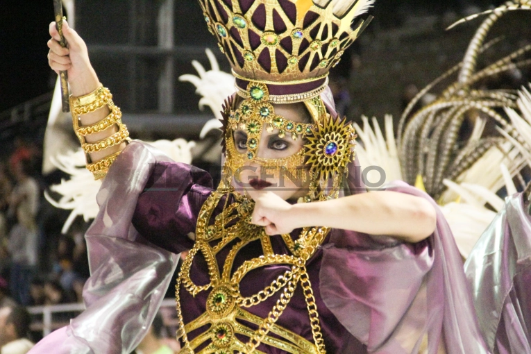 Una sana costumbre: el Carnaval del Pa&iacute;s venci&oacute; al mal tiempo y todo fue fiesta en el Cors&oacute;dromo