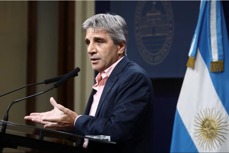 El ministro de Econom&iacute;a aclar&oacute; que la garant&iacute;a del Banco Mundial no implica nueva deuda