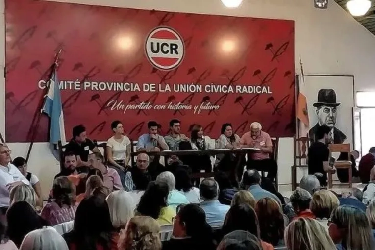 UCR Activa Entre R&iacute;os cuestion&oacute; a los legisladores radicales que apoyaron la reforma laboral