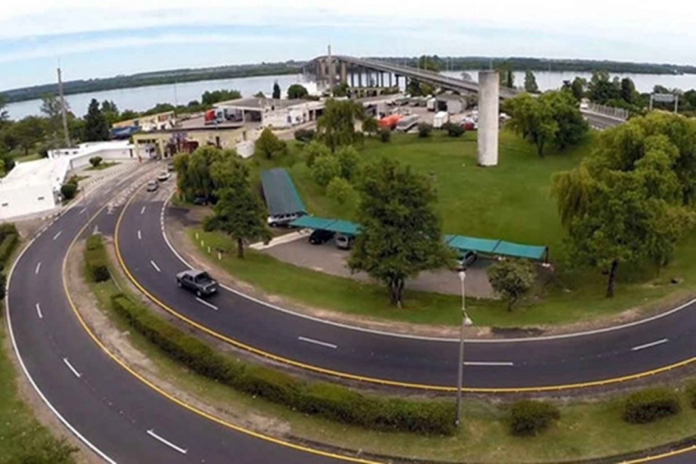 &ldquo;Alfombra roja&rdquo; para que se instale en Paysand&uacute; una nueva planta de celulosa