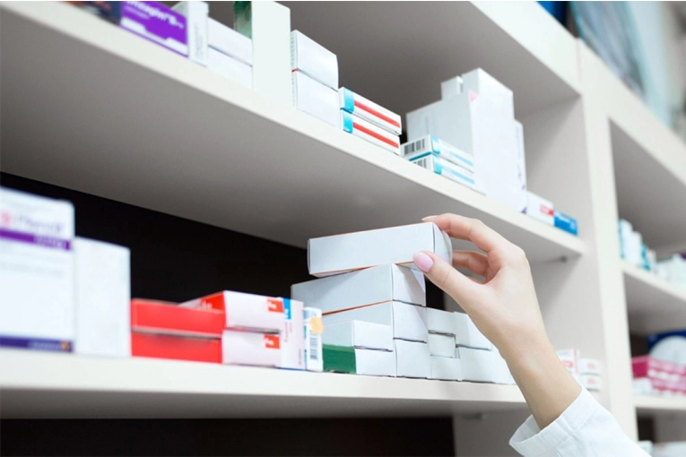 Farmac&eacute;uticos alertan por posible desabastecimiento de medicamentos por atrasos de obras sociales