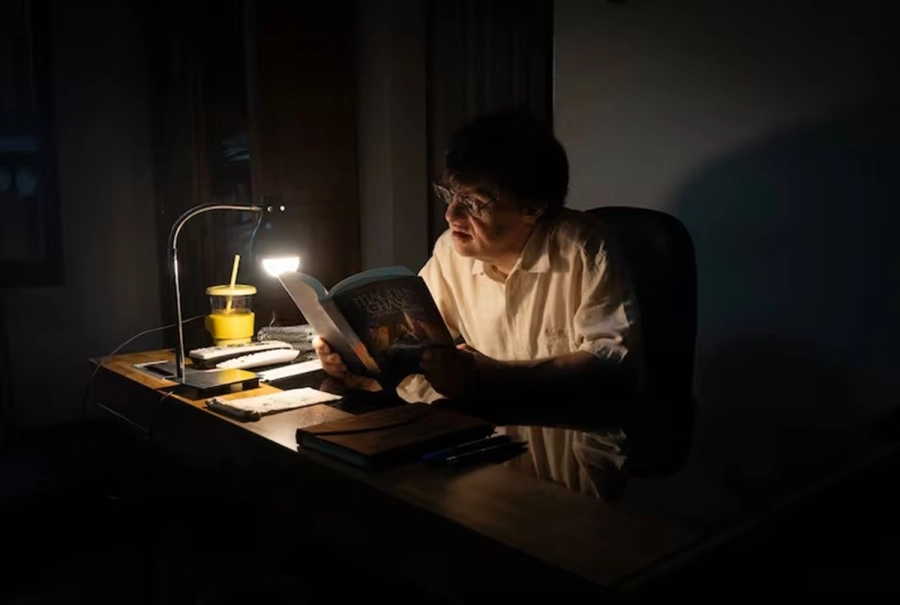 <i>David Mar&iacute;a Carrillo con los 48 a&ntilde;os, tras dos d&eacute;cadas de servicio, se convirti&oacute; en el primer trabajador con s&iacute;ndrome de Down en jubilarse </i>