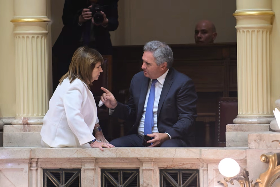 Patricia Bullrich y el canciller Pablo Quirno en un palco
