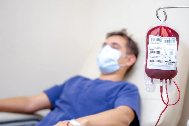 El Hospital de Cl&iacute;nicas alert&oacute; por la ca&iacute;da en las donaciones de sangre