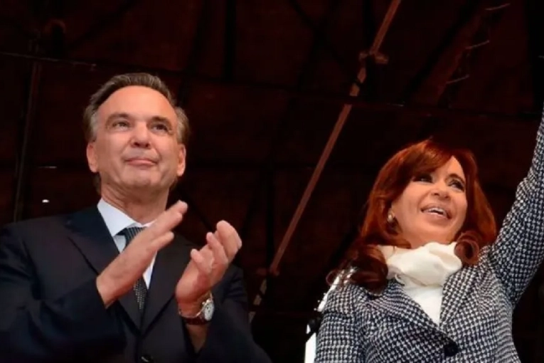 Pichetto y Cristina Kirchner sellan un gesto de unidad: &ldquo;El peronismo tiene que perdonarse&rdquo;