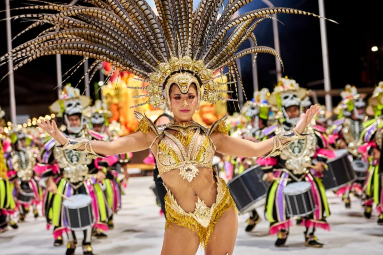 Candela G&oacute;mez, pasista de Papelitos, fue la mejor del Carnaval el Pa&iacute;s