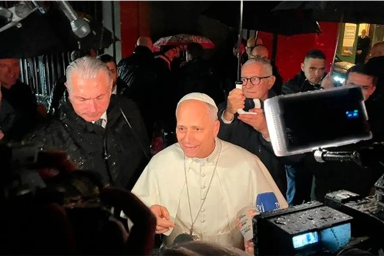 El Papa clama por la paz en Oriente Medio: "Hay que buscar soluciones sin usar las armas"