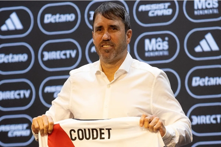 Tras asumir en River, Chacho Coudet aclar&oacute; que no vino "a un cumplea&ntilde;os"