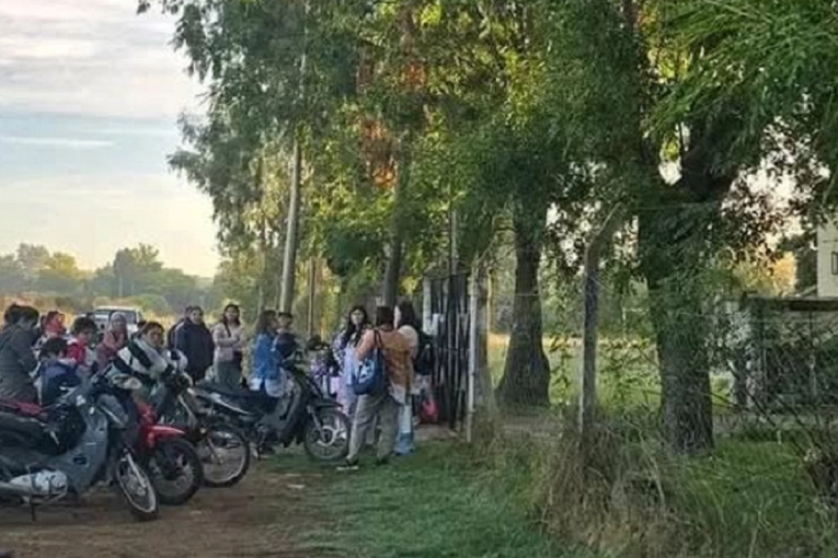 Padres reclamaron que la Escuela Primaria N&deg; 5 de Gualeguay no abri&oacute; en el inicio del ciclo lectivo
