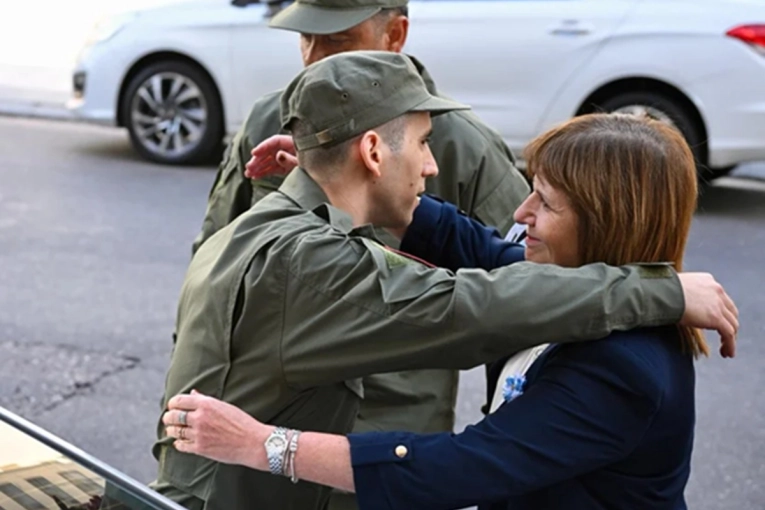 Bullrich recibi&oacute; a Nahuel Gallo y dijo que hubo un intento de &ldquo;apropiaci&oacute;n&rdquo; por parte de la AFA