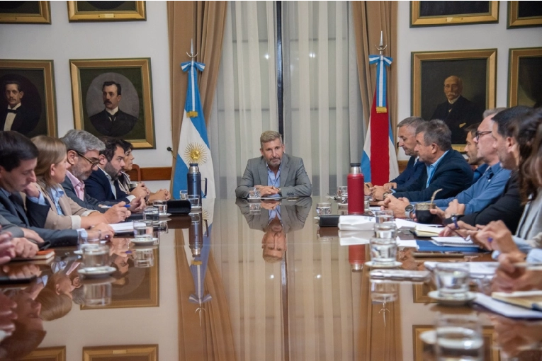 Frigerio avanz&oacute; en el an&aacute;lisis del proyecto de la reforma previsional
