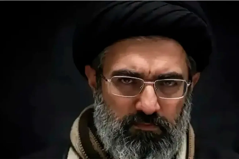 El nuevo l&iacute;der supremo de Ir&aacute;n promete venganza y mantiene cerrado Ormuz