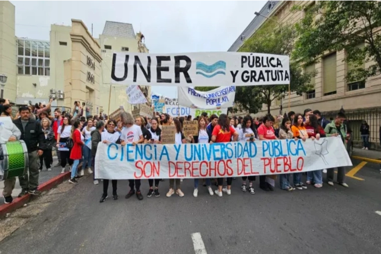 Docentes universitarios entrerrianos paran del 16 al 20 de marzo y eval&uacute;an extender la medida indefinidamente