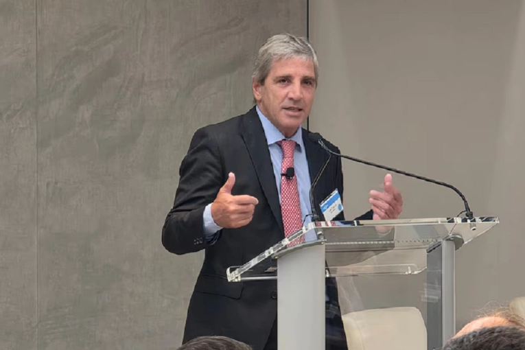 Caputo ratific&oacute; que la inflaci&oacute;n quebrar&aacute; el 1% mensual en 2026