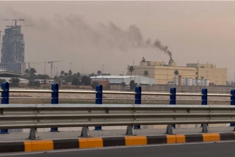 Atacaron la embajada de Estados Unidos en Bagdad y hay alerta m&aacute;xima en Irak