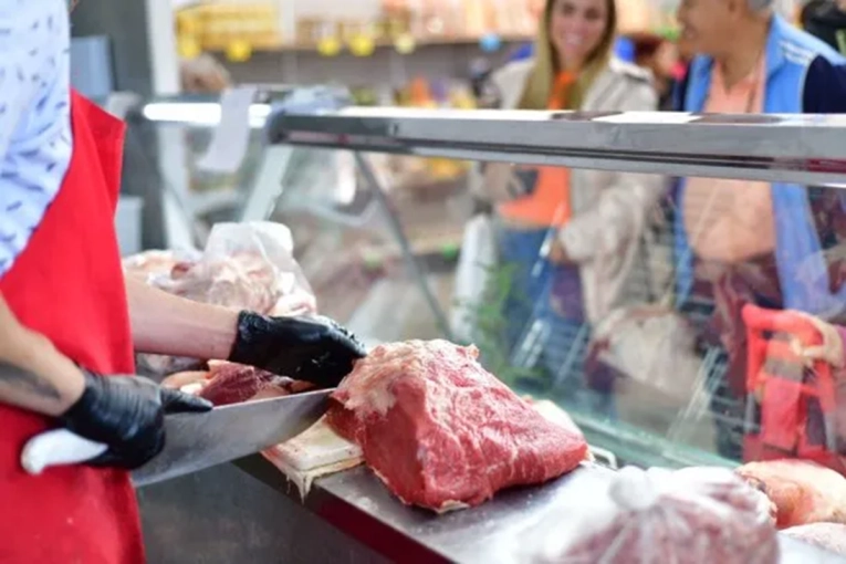 El consumo de carne vacuna cae a m&iacute;nimos hist&oacute;ricos y se proyectan cambios en los h&aacute;bitos alimentarios en 2026