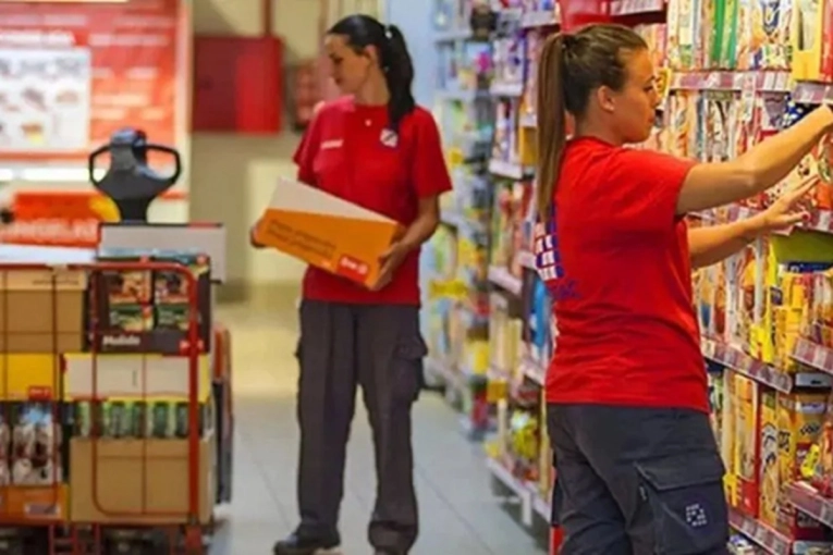 Empleados de comercio tendr&aacute;n aumento salarial y suba en las horas extras desde abril