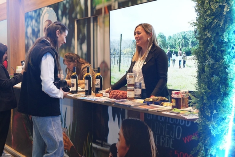 Promocionan a Gualeguaych&uacute; en Montevideo con experiencias tur&iacute;sticas y productos locales