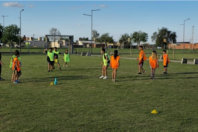 &ldquo;Juguemos en Red&rdquo; llega a los clubes para fortalecer el cuidado de los ni&ntilde;os