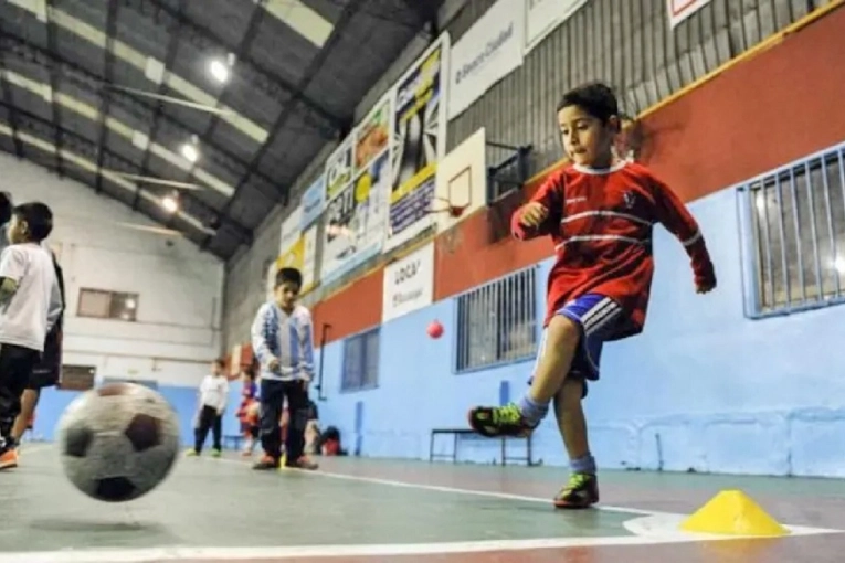 Proponen crear un programa de acompa&ntilde;amiento para los clubes deportivos y sociales de la ciudad