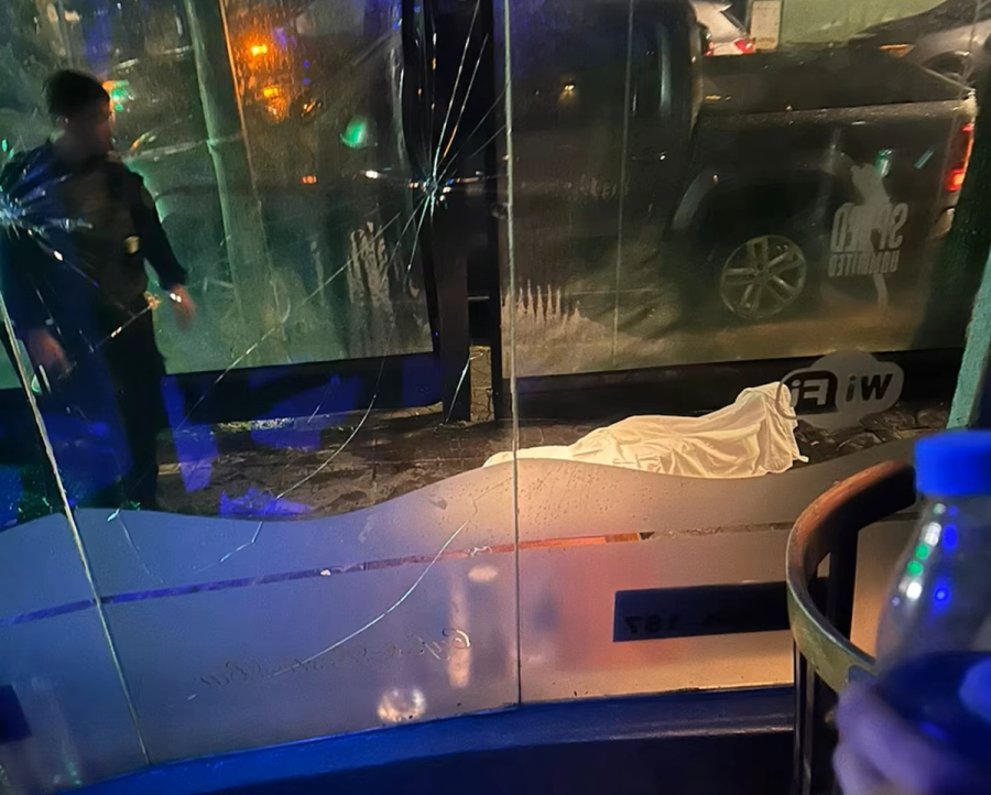 <i>Muerte de un hombre de 51 a&ntilde;os en la vereda de un boliche</i>