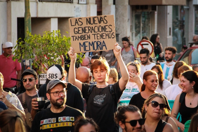 Bajo el lema "Son 30.000. Nunca M&aacute;s. Ni un paso atr&aacute;s", Gualeguaych&uacute; marcha en el D&iacute;a de la Memoria