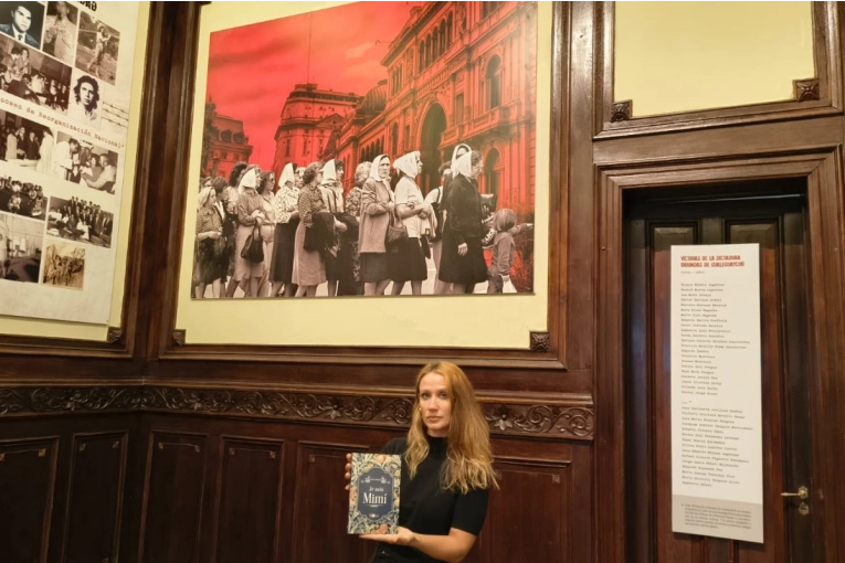El Museo de la Memoria recibi&oacute; la donaci&oacute;n del libro Je suis Mim&iacute; de Sabina Melchiori