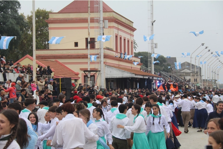 Se convoca a escuelas secundarias a sumarse a la organizaci&oacute;n del 25 de Mayo