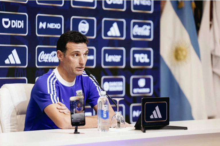 Scaloni confirm&oacute; que Lionel Messi jugar&aacute; los dos amistosos y habl&oacute; de la cancelaci&oacute;n de la Finalissima