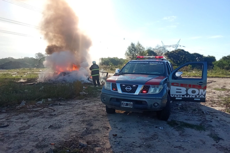 Un incendio en el basural urbano de Ceibas fue controlado por Bomberos Voluntarios