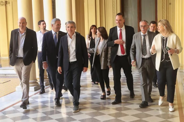 El fallo favorable en la causa YPF no logra revertir la crisis y la desorientaci&oacute;n del Gobierno