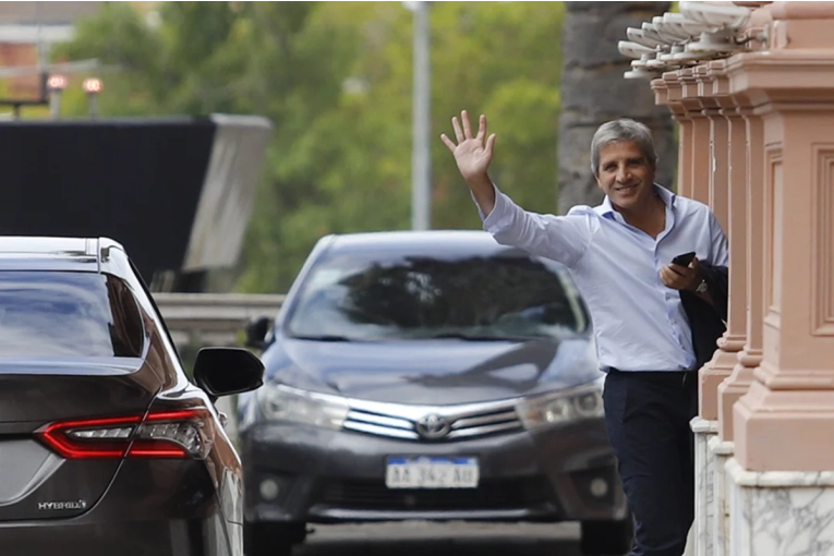 Caputo admite preocupaci&oacute;n por la lenta recuperaci&oacute;n y no descarta un repunte de la inflaci&oacute;n