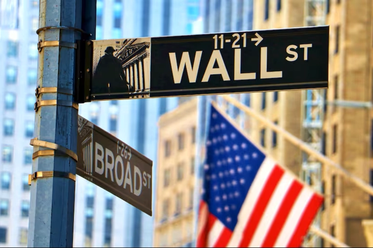 La ca&iacute;da de Wall Street por el conflicto con Ir&aacute;n golpea a los activos argentinos