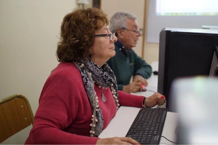 52 empleados municipales terminaran sus estudios primarios y secundarios