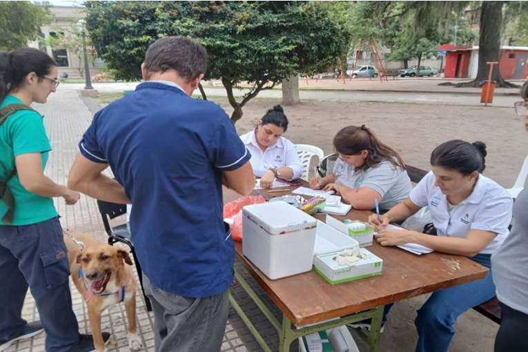 Realizar&aacute;n una nueva jornada gratuita de vacunaci&oacute;n antirr&aacute;bica en la Plaza de la Estaci&oacute;n