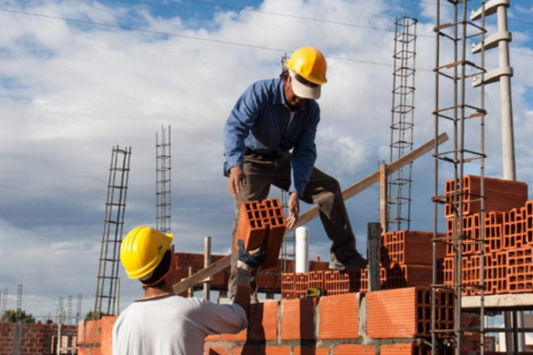 Por la par&aacute;lisis de la construcci&oacute;n, m&aacute;s del 60% de los obreros est&aacute;n en la informalidad