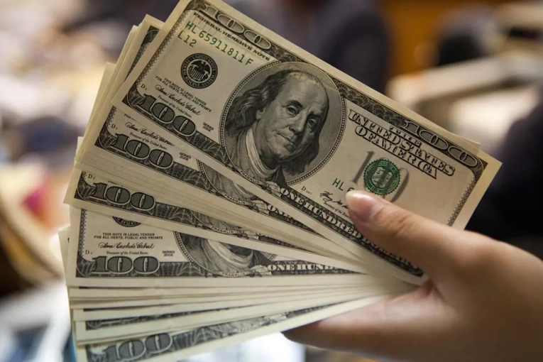 Advierten que el d&oacute;lar est&aacute; atrasado y necesita una correcci&oacute;n