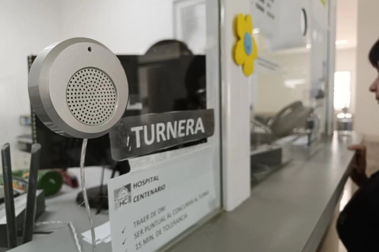 Nuevas mejoras en el Hospital Centenario: suman tecnolog&iacute;a en el sistema de turnos