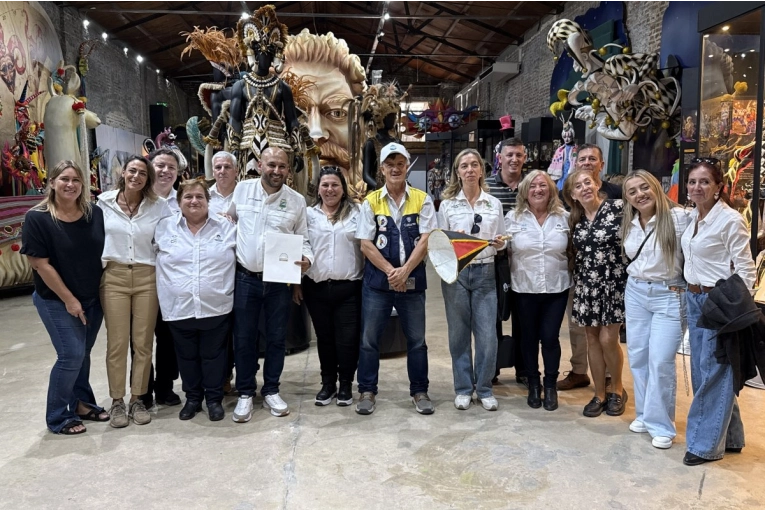 Una delegaci&oacute;n colombiana visit&oacute; el Museo del Carnaval y la Casa de Haedo