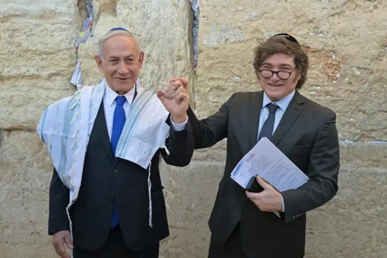 Viaje clave: Milei llega a Israel, visitar&aacute; el Muro y se ver&aacute; con Netanyahu