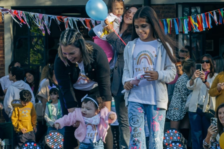 Organizan una nueva edici&oacute;n de la Pasarela Solidaria en Pueblo Belgrano