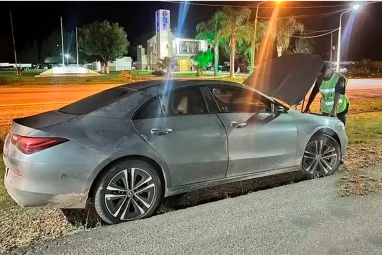 Detienen a dos sospechosos de estafa en Entre R&iacute;os: uno circulaba en un Mercedes de alta gama