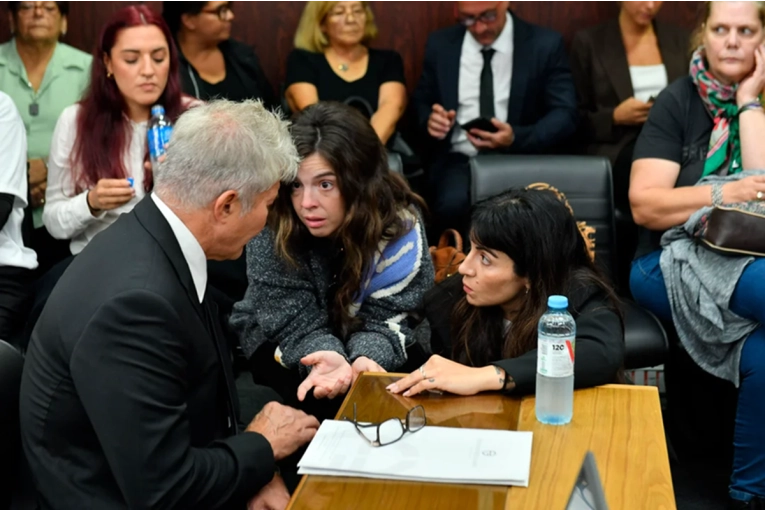 Gianinna responsabiliz&oacute; a Luque y Cosachov por la salud de Maradona