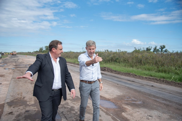 El Gobernador recorri&oacute; las obras de bacheo de la ruta provincial 51 en Larroque