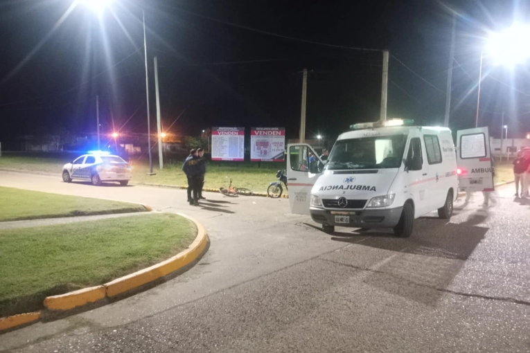 Dos menores heridos tras un choque entre un auto y una moto