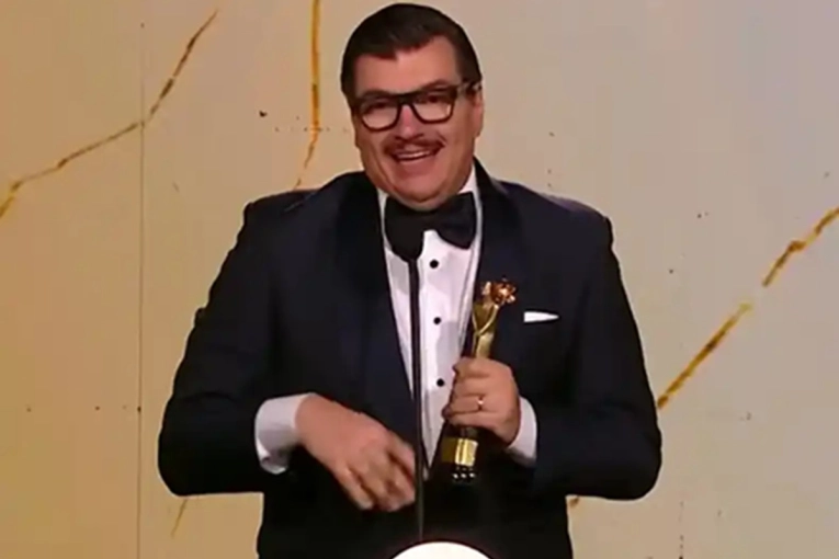 Gervasio Larrivey gan&oacute; el Mart&iacute;n Fierro de la Moda como mejor maquillador