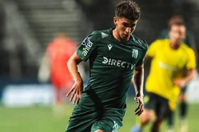 El gualeguaychuense Axel Atum se consagr&oacute; campe&oacute;n del f&uacute;tbol uruguayo con Racing Club