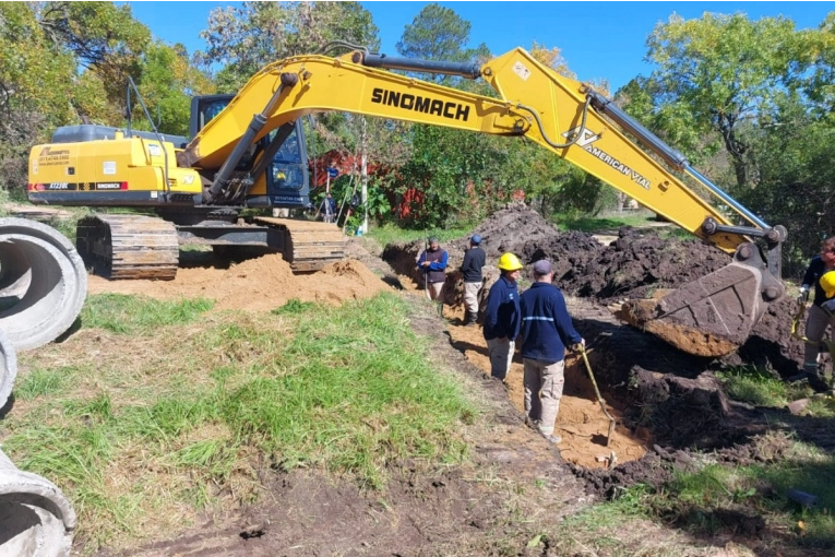 Construyen los nuevos desag&uuml;es del barrio Don Pedro