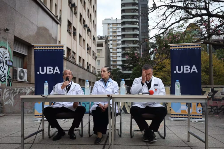 Los hospitales de la UBA denuncian que podr&iacute;an dejar de funcionar en 45 d&iacute;as